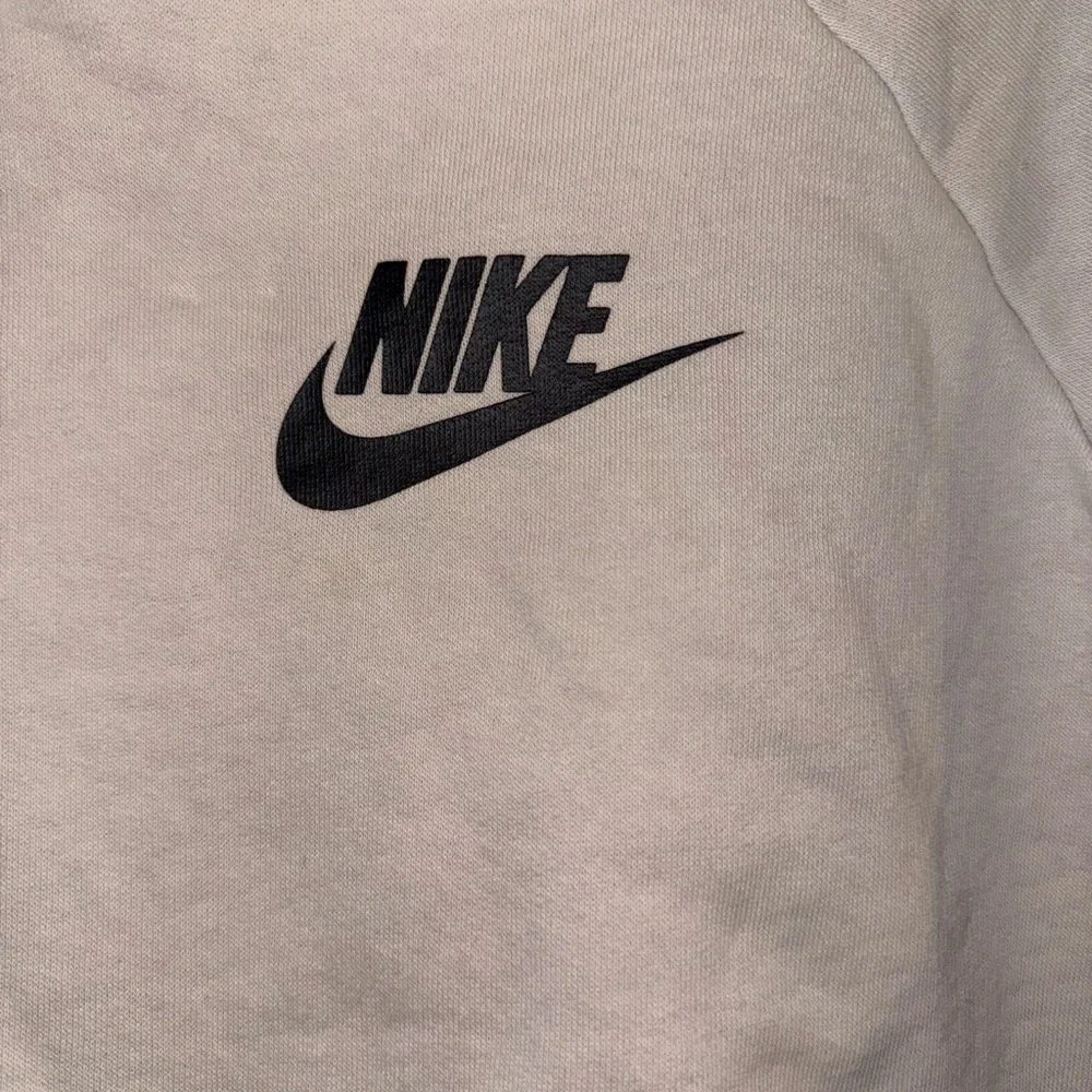 Nike White Crew Sweatshirt with Red Tag